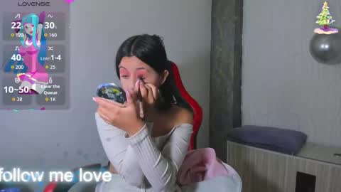 Z O E online show from November 2025 07:39:02 PM