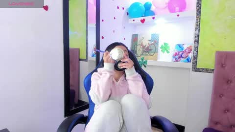 Z O E online show from April 2026 09:05:02 PM