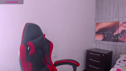 Z O E online show from April 2026 08:46:01 PM