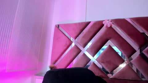 zoe_evaanss_ online show from March 2026 07:57:01 PM