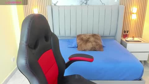 Snapshot of zoe_foster4 chatting on November 2025 12:42:02 PM ZOE online show from November 2025 12:42:02 PM