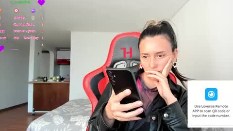 Snapshot of zoe_jeane_beker chatting on June 2026 09:24:01 PM ZOE online show from June 2026 09:24:01 PM