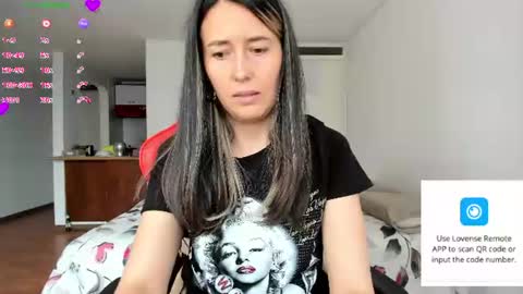 Snapshot of zoe_jeane_beker chatting on June 2026 08:02:01 PM ZOE online show from June 2026 08:02:01 PM