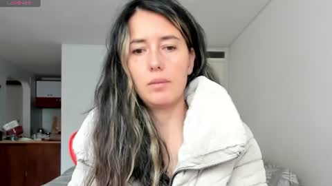 Snapshot of zoe_jeane_beker chatting on July 2026 07:49:01 PM ZOE online show from July 2026 07:49:01 PM