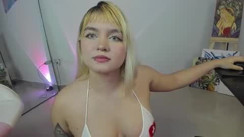 Snapshot of zoe_jhonson2 chatting on March 2025 12:59:02 AM zoe online show from March 2025 12:59:02 AM