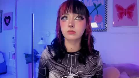 Zoe Lynch online show from July 2026 12:03:01 PM