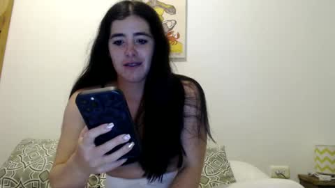 Snapshot of zoe_mill33r chatting on December 2024 09:50:01 PM Zoe online show from December 2024 09:50:01 PM