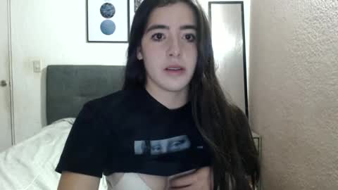 Snapshot of zoe_mill33r chatting on February 2025 04:10:01 AM Zoe online show from February 2025 04:10:01 AM