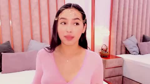 Snapshot of zoe_monrow chatting on June 2026 12:18:02 PM Zoe Monrow online show from June 2026 12:18:02 PM