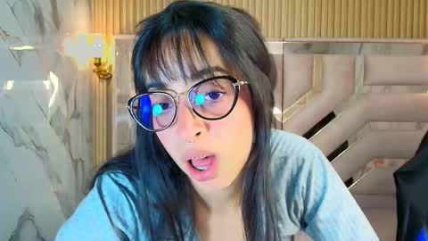 Zoe  online show from September 2025 03:06:02 AM