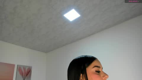 Zoe online show from April 2026 06:05:02 PM