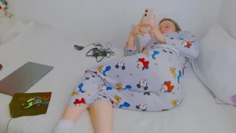 ZOE online show from February 2026 04:43:02 PM