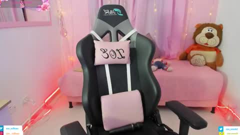 zoe_sullivan_ online show from November 2025 09:31:01 AM