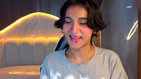 Zoe online show from December 2025 07:52:01 PM