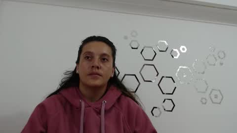 Carolina online show from November 2025 08:32:01 PM