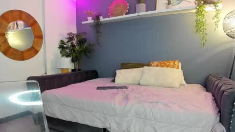 Zoe online show from September 2025 07:14:02 PM