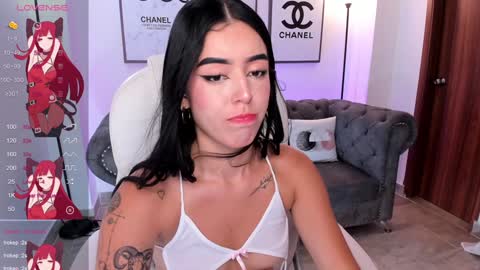 Snapshot of zoee_jackson chatting on January 2025 06:57:01 PM zoee jackson online show from January 2025 06:57:01 PM