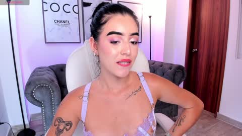 Snapshot of zoee_jackson chatting on January 2025 07:03:01 PM zoee jackson online show from January 2025 07:03:01 PM