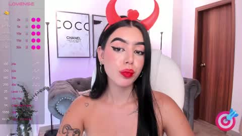 Snapshot of zoee_jackson chatting on February 2025 10:09:02 PM zoee jackson online show from February 2025 10:09:02 PM