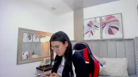 Snapshot of zoee_jhonson chatting on June 2026 07:36:01 PM zoee_jhonson online show from June 2026 07:36:01 PM