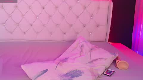 Snapshot of zoee_joness chatting on January 2025 02:53:02 PM zoe online show from January 2025 02:53:02 PM