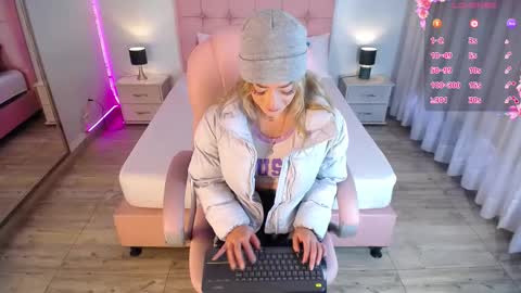 Snapshot of zoee_joness chatting on February 2025 11:50:01 AM zoe online show from February 2025 11:50:01 AM