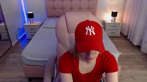 Snapshot of zoee_joness chatting on November 2025 03:28:02 AM zoe online show from November 2025 03:28:02 AM