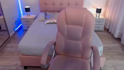 Snapshot of zoee_joness chatting on November 2025 03:06:02 AM zoe online show from November 2025 03:06:02 AM