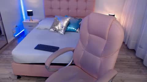 Snapshot of zoee_joness chatting on November 2025 02:13:01 AM zoe online show from November 2025 02:13:01 AM