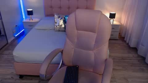 Snapshot of zoee_joness chatting on November 2025 01:30:02 AM zoe online show from November 2025 01:30:02 AM