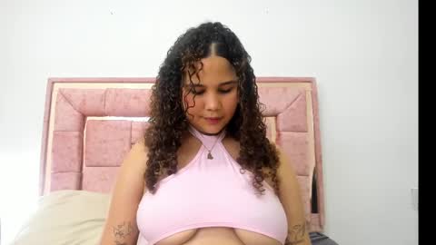 zoee online show from February 2025 06:54:02 AM