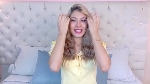 Snapshot of zoehangel chatting on September 2025 11:21:01 AM Zoe online show from September 2025 11:21:01 AM