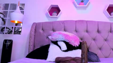 Snapshot of zoehilton chatting on February 2025 07:47:02 PM Zoe online show from February 2025 07:47:02 PM