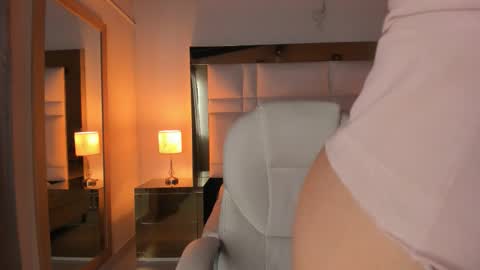 zoei_moon online show from January 2026 07:11:01 PM