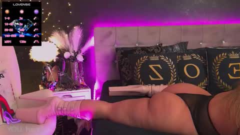 ZoeMesmerize online show from October 2025 04:59:02 PM