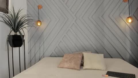 Zoe online show from March 2026 01:17:01 PM