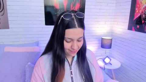 Snapshot of zoemurphy_ chatting on October 2025 04:14:02 PM ZOE  online show from October 2025 04:14:02 PM