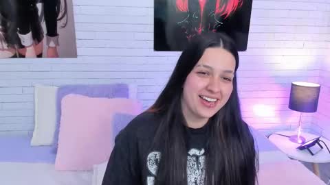 Snapshot of zoemurphy_ chatting on November 2025 06:01:01 AM ZOE online show from November 2025 06:01:01 AM