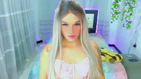 zoeschmmit online show from June 2026 11:43:02 PM