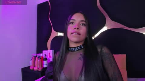 Snapshot of zoeswanx chatting on March 2026 03:20:01 AM ZoeSwam online show from March 2026 03:20:01 AM