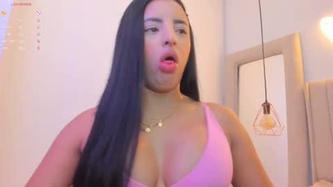 zoeth_ruiz online show from October 2025 04:18:01 PM