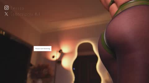 zoevidal_ online show from February 2026 12:02:01 PM