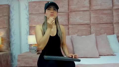 ZoeWilliis online show from September 2025 12:40:02 PM