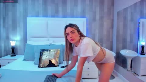 ZoeWilliis online show from October 2025 01:09:01 PM