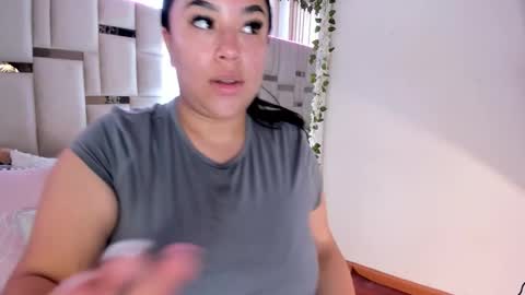 Snapshot of zoey_thommpson chatting on October 2025 02:56:02 PM zoey thommpson online show from October 2025 02:56:02 PM