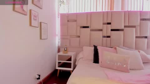 Snapshot of zoey_thommpson chatting on November 2025 03:49:01 PM zoey thommpson online show from November 2025 03:49:01 PM