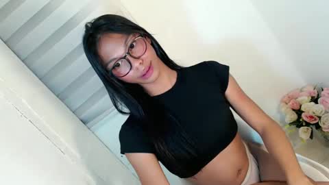 Snapshot of zoeygorgeous19 chatting on February 2025 05:39:02 PM zoey online show from February 2025 05:39:02 PM