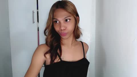 Snapshot of zoeygorgeous19 chatting on October 2025 10:24:01 AM zoey online show from October 2025 10:24:01 AM