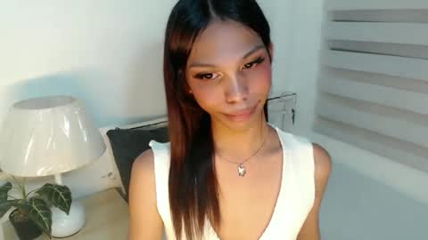 Snapshot of zoeygorgeous19 chatting on November 2025 06:30:01 PM zoey online show from November 2025 06:30:01 PM