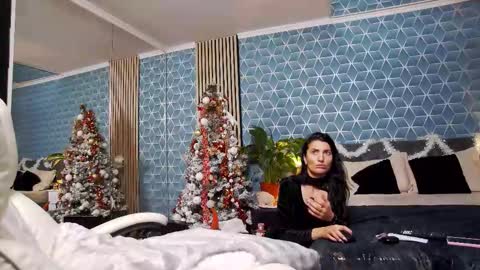 Zoey online show from December 2025 06:45:02 PM